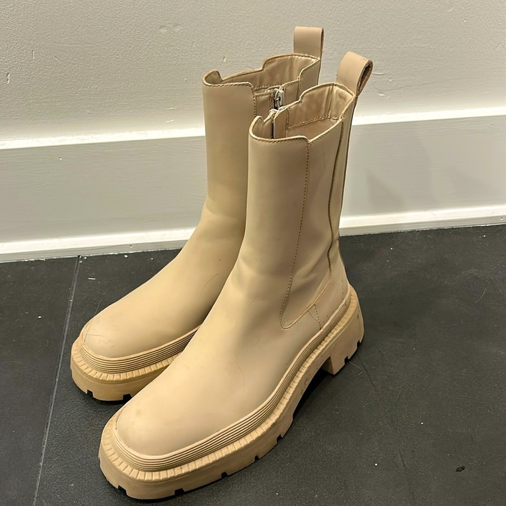 Zara Chelsea Boots , size 37